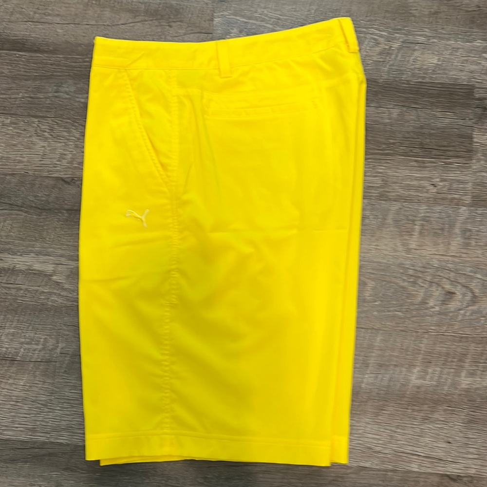 Yellow puma golf shorts for men size 38